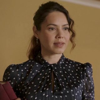 Iris Machado as seen in the show, played by Elena Tovar