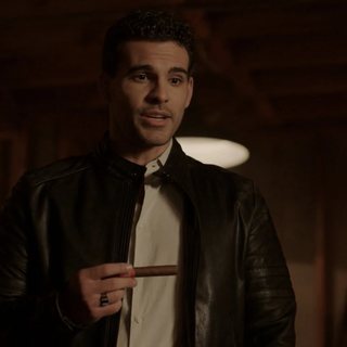 Roberto Flores as seen in the show, played by Geovanni Gopradi