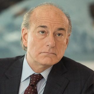 Frank Vernon as seen in the show, played by Peter Friedman