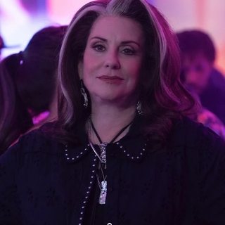 Lori Milsap as seen in the show, played by Megan Mullally