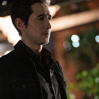 Kevyn Tan as seen in the show, played by Alex Wyndham